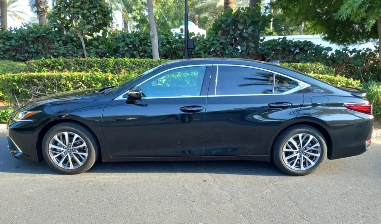 Lexus ES 300 - image 2