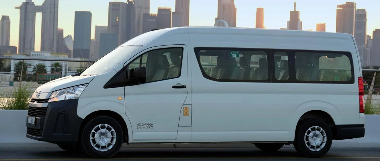 Toyota Hiace 11 Seater - image 3
